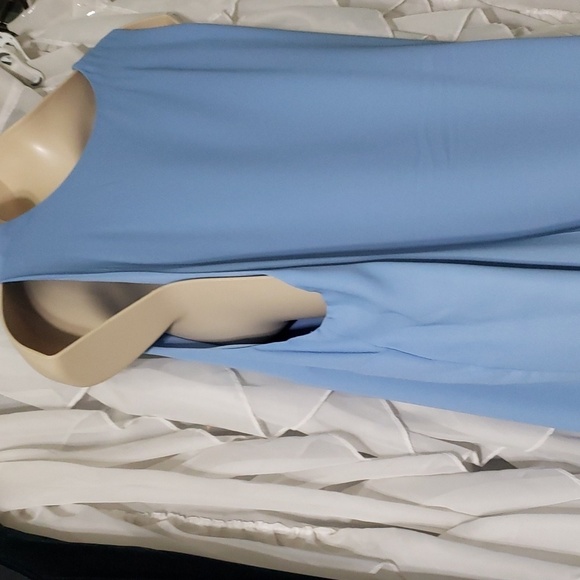 Csto. NWOT.   Blue: V-Neck; Lined; High-Low; Sleeveless Top. Size 22/24. - Picture 6 of 13